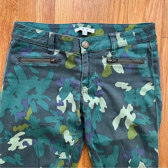 CAbi Clover Camo Skinny Ankle Zip Jeggings #766, Sz 6 - Picture 4 of 9